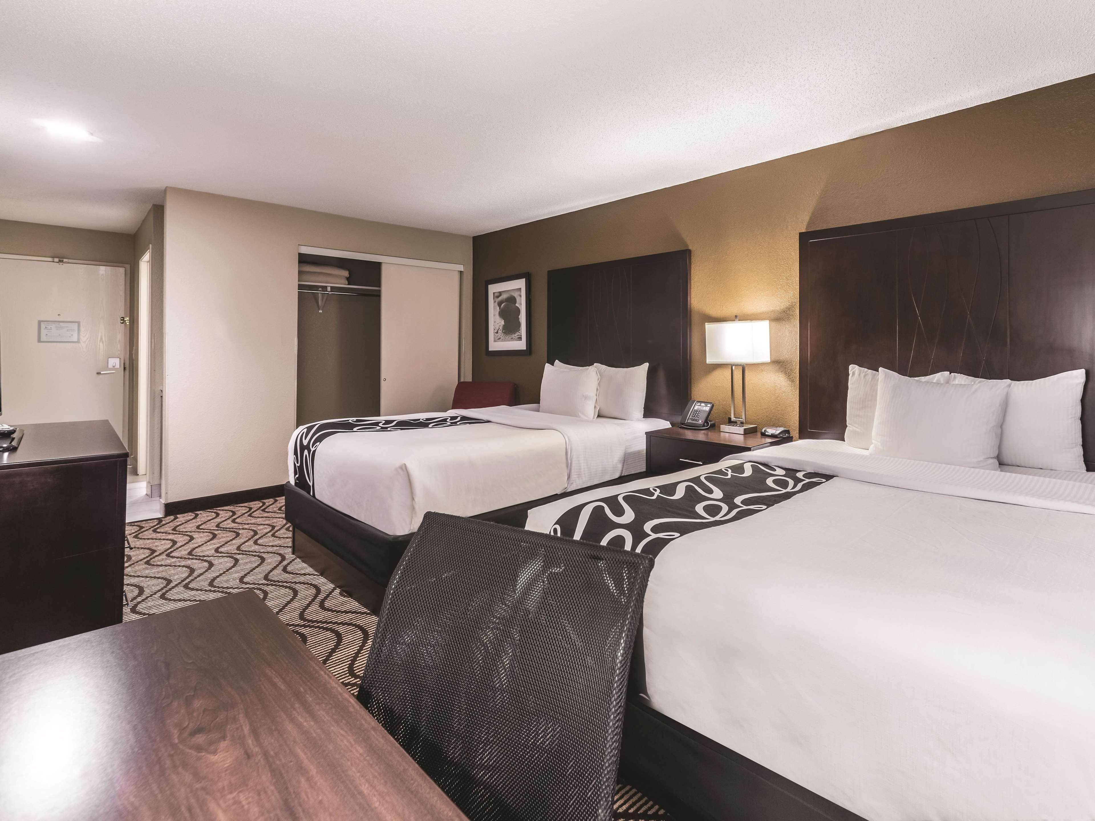 La Quinta By Wyndham Collinsville - St. Louis Bagian luar foto