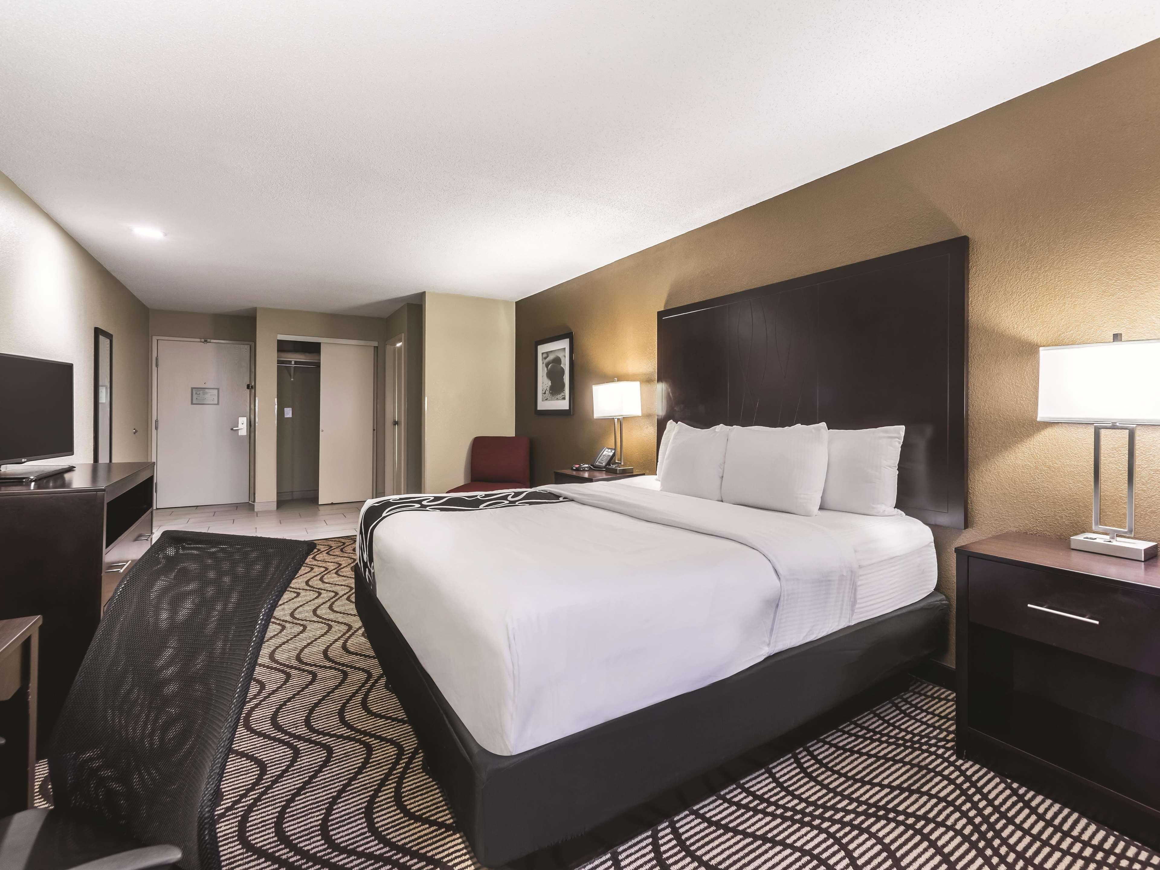La Quinta By Wyndham Collinsville - St. Louis Bagian luar foto