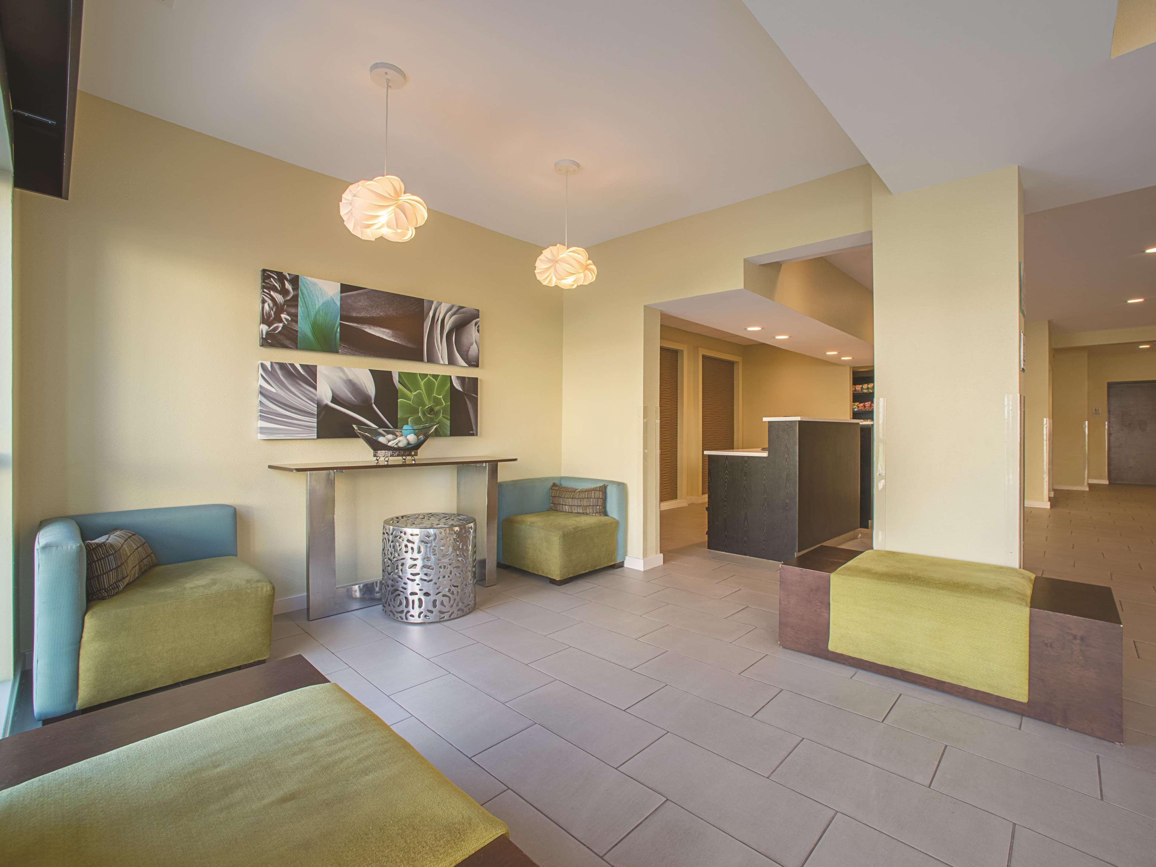 La Quinta By Wyndham Collinsville - St. Louis Bagian luar foto