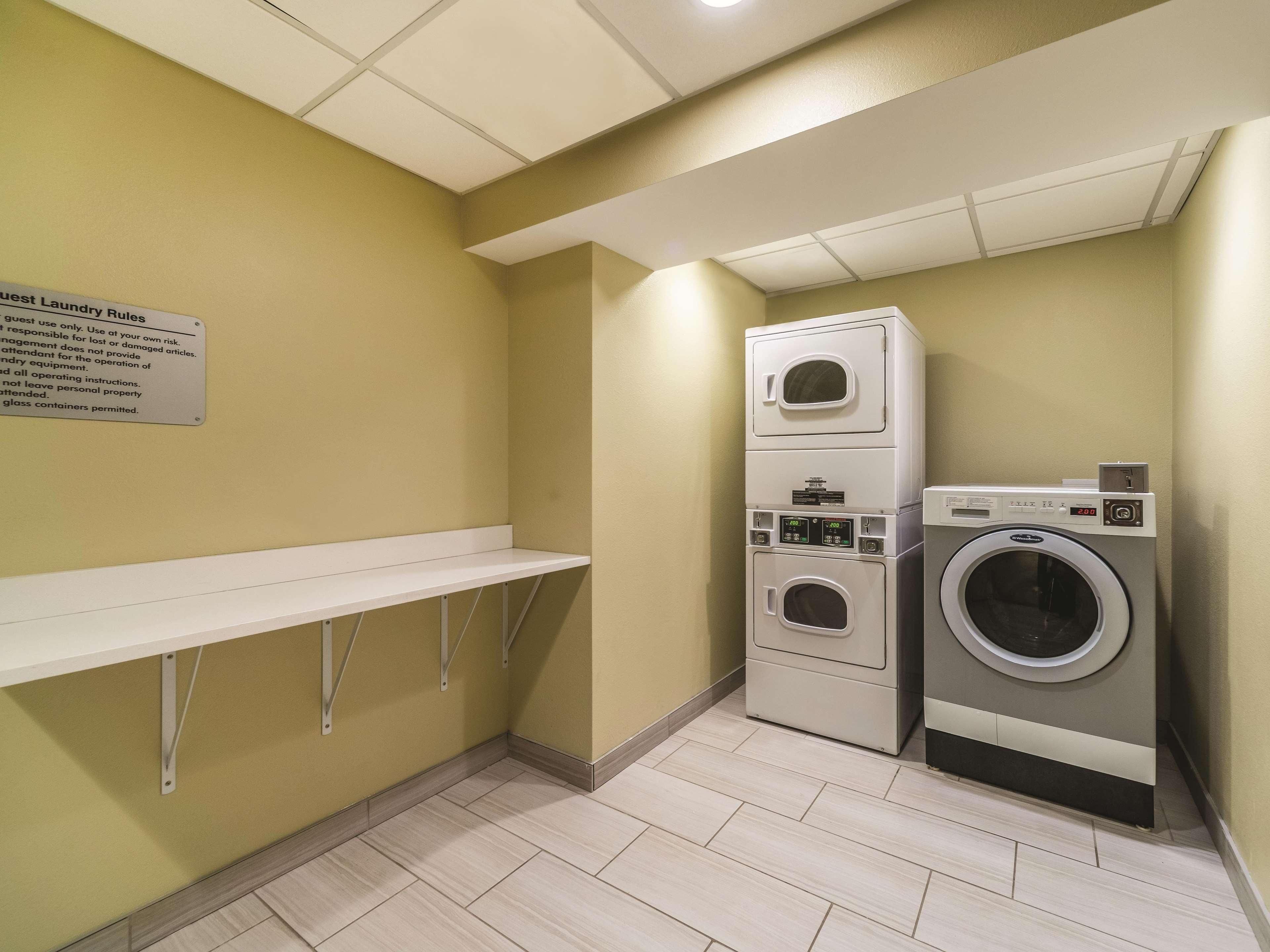 La Quinta By Wyndham Collinsville - St. Louis Bagian luar foto