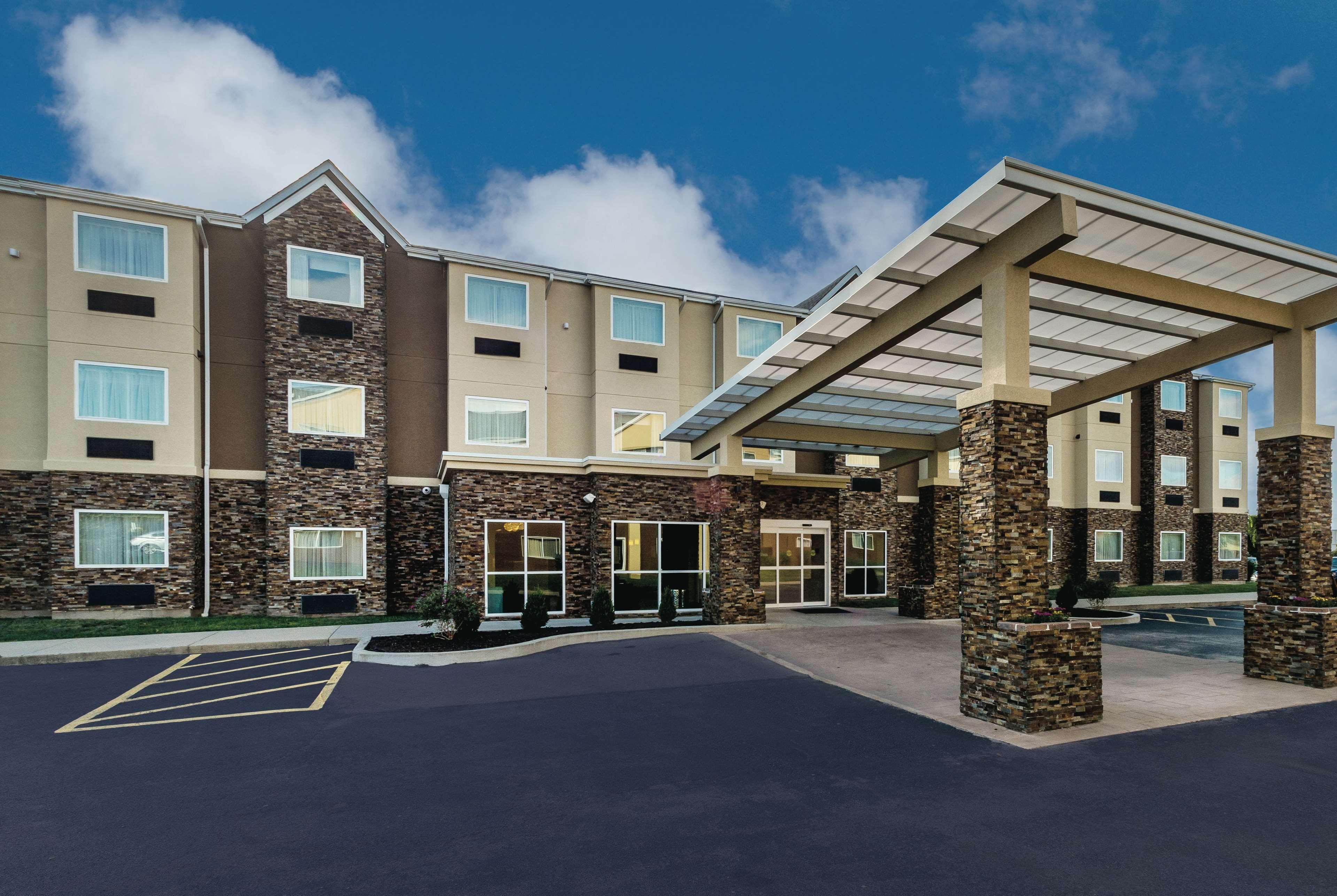 La Quinta By Wyndham Collinsville - St. Louis Bagian luar foto