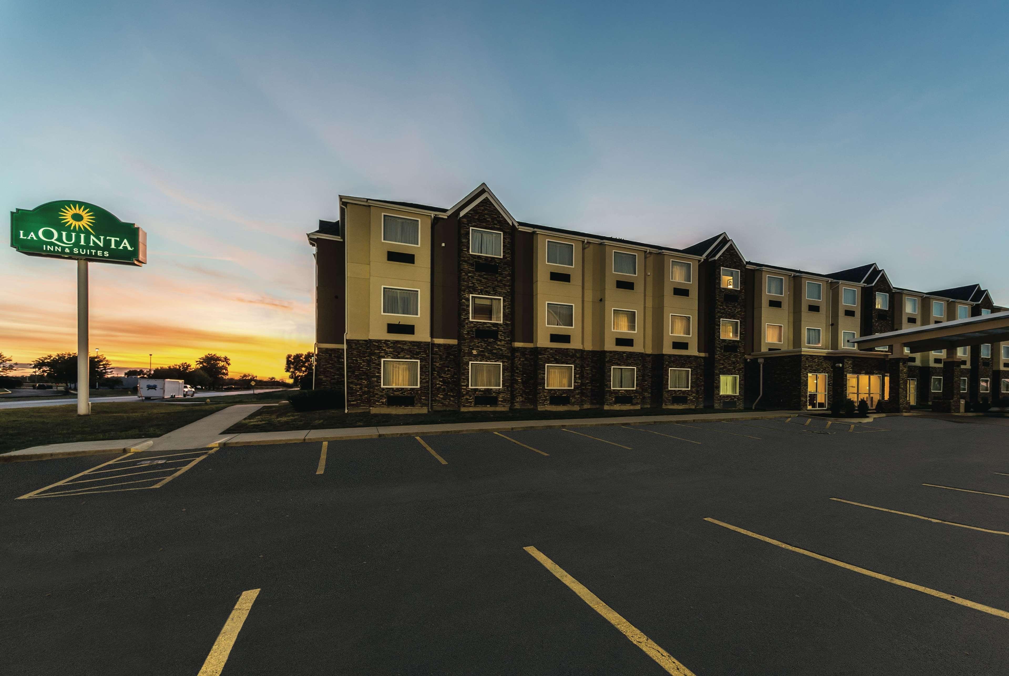 La Quinta By Wyndham Collinsville - St. Louis Bagian luar foto