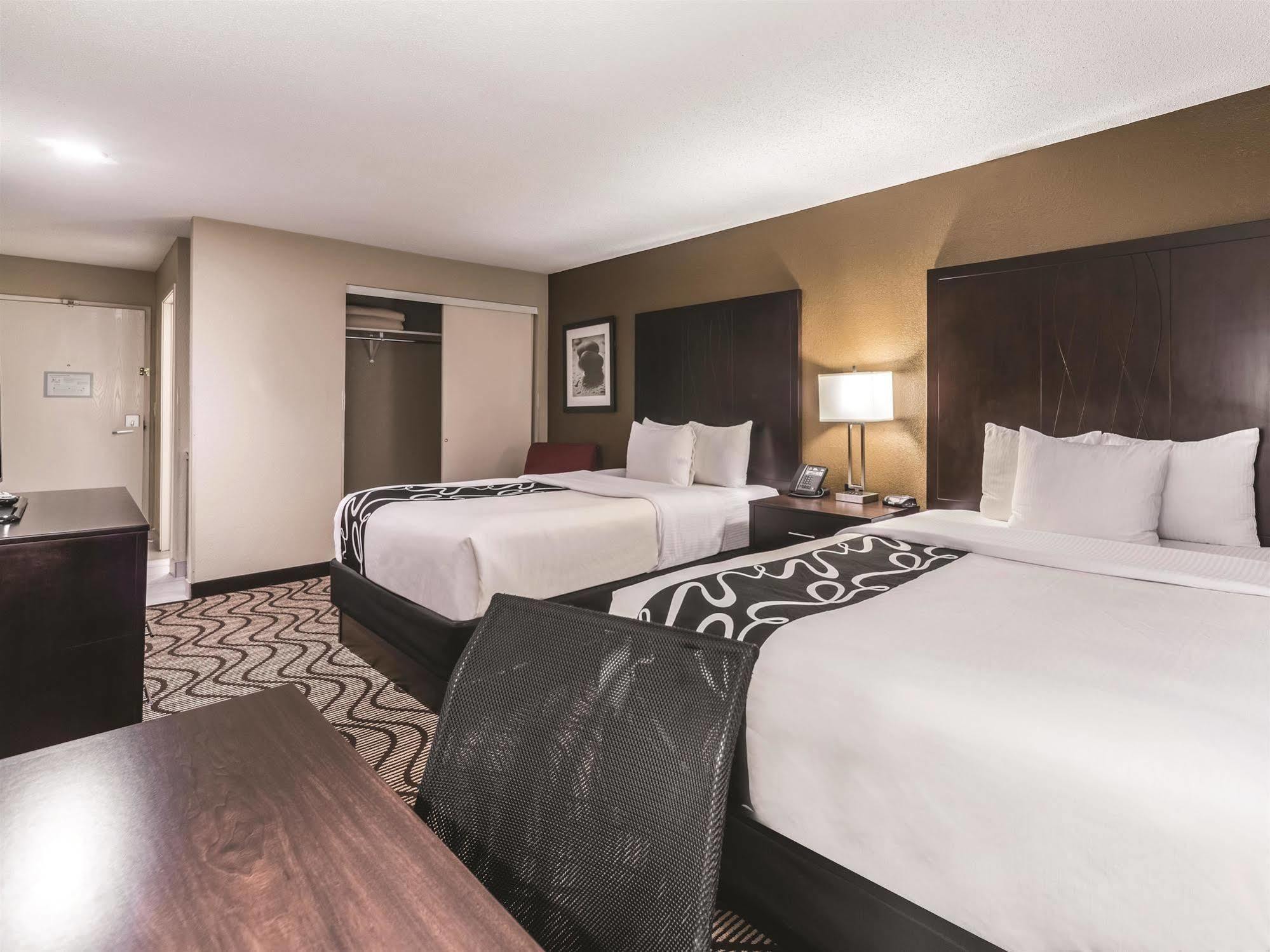 La Quinta By Wyndham Collinsville - St. Louis Bagian luar foto