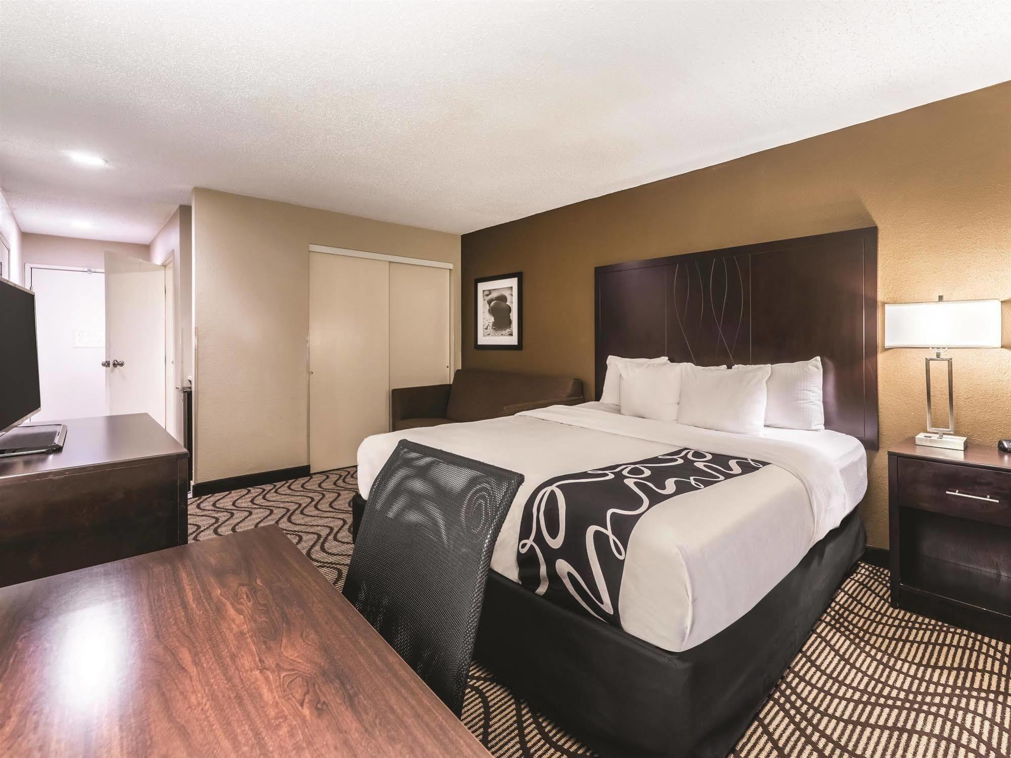 La Quinta By Wyndham Collinsville - St. Louis Bagian luar foto